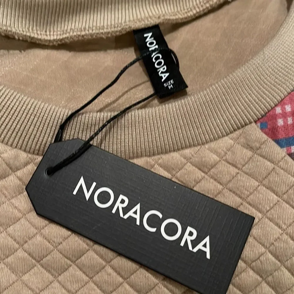 Noracora tan quilted plaid ruched front raglan sleeve crewneck top. NWT. Medium - Picture 5 of 5